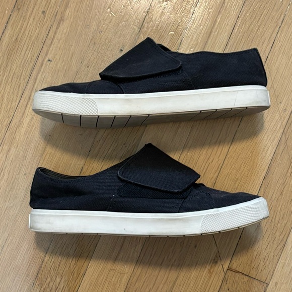 Vince Blair Velcro Sneakers in Black - Picture 4 of 8